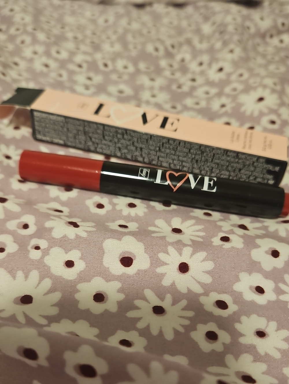 Avon- Lip Butter Crème- Enchanted